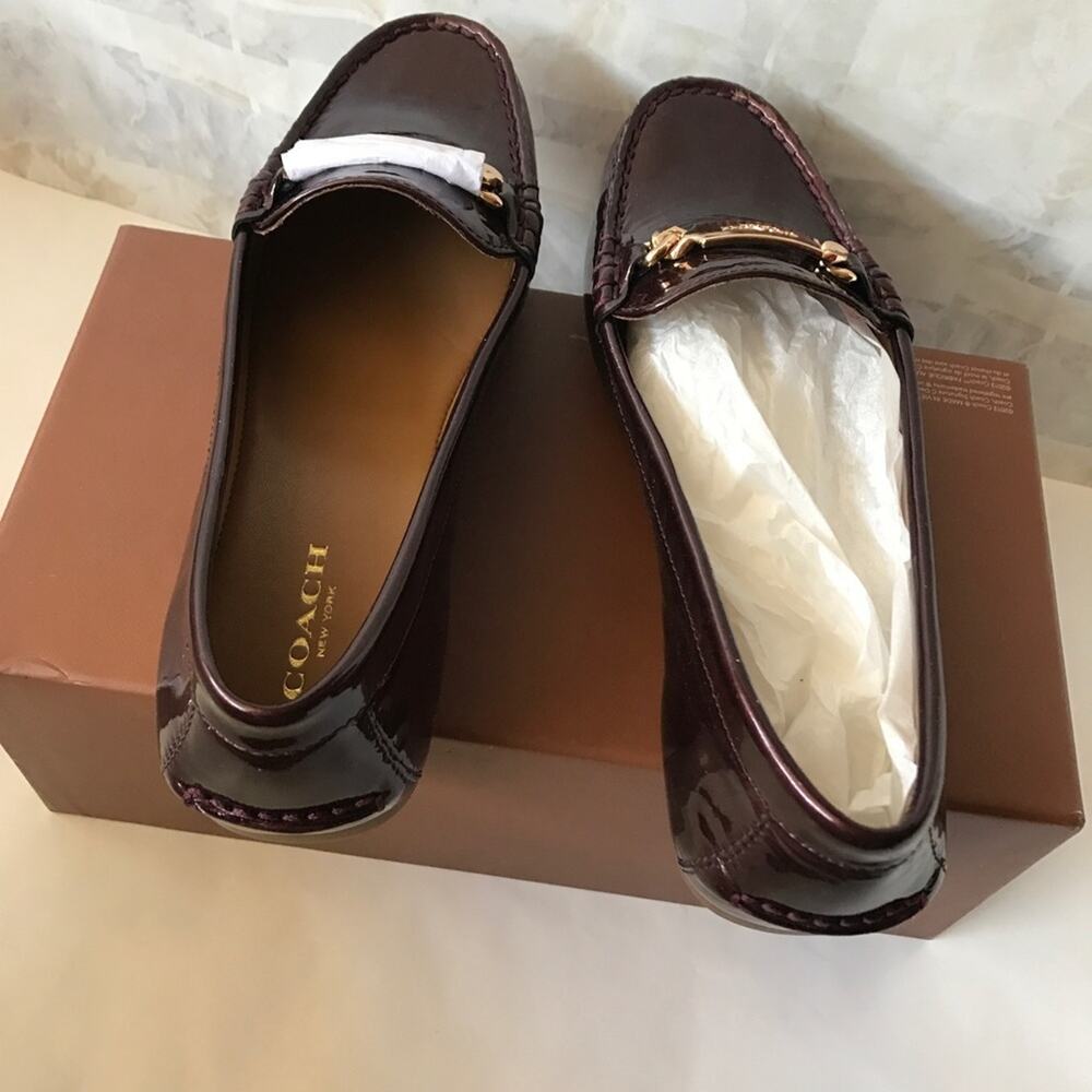 A16). Brand New Coach Olive Metallic Cherry Smooth Patent Pearl Loafers - Picture 4 of 8